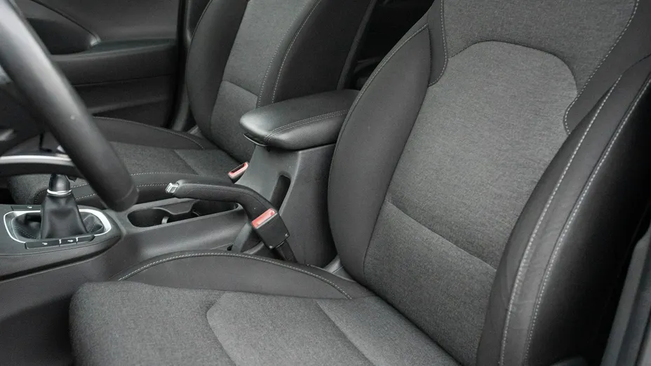 HYUNDAI i30 -