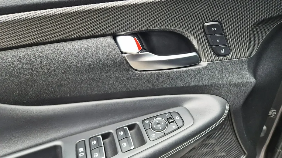 HYUNDAI Santa Fe -