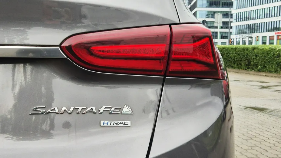 HYUNDAI Santa Fe -