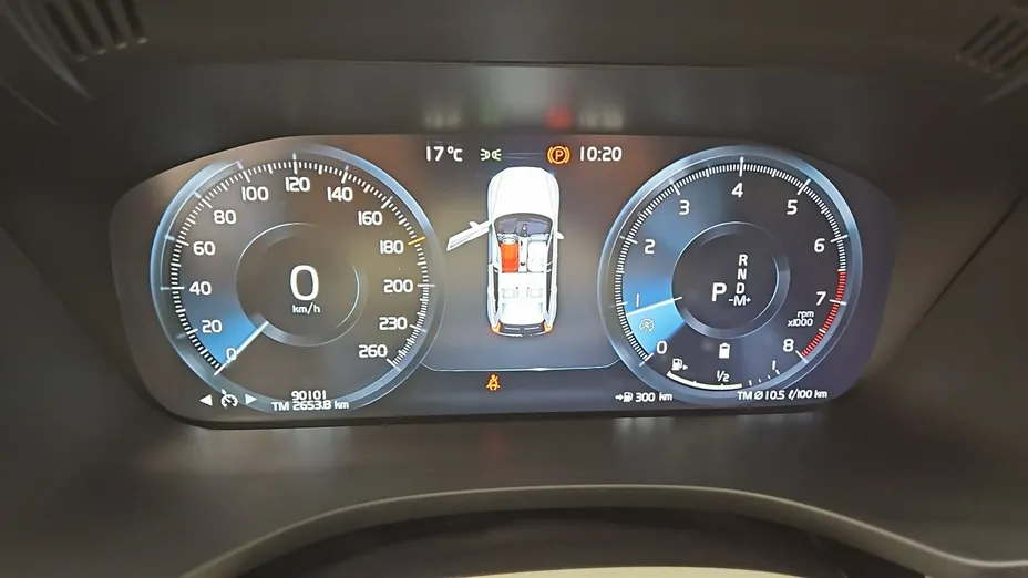 VOLVO XC60 -