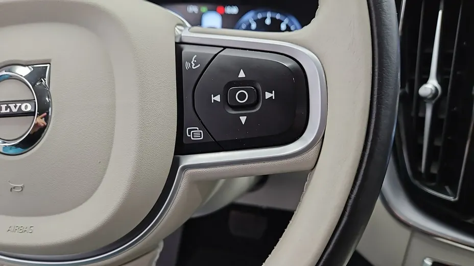 VOLVO XC60 -