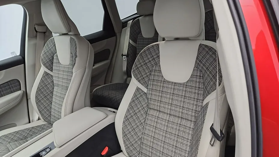 VOLVO XC60 -