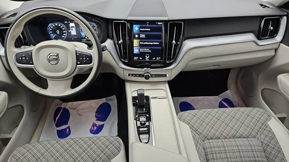 VOLVO XC60 -