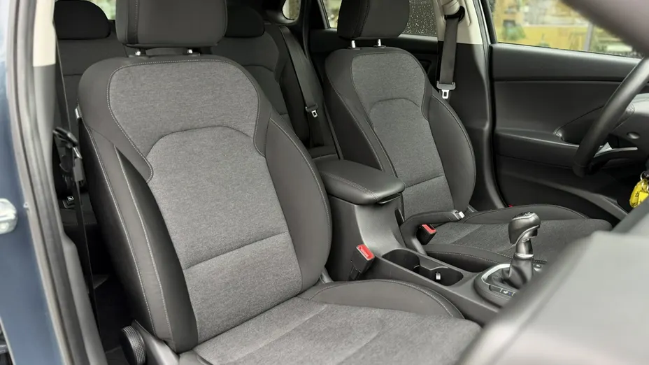 HYUNDAI i30 -