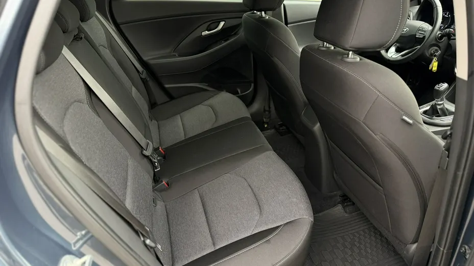 HYUNDAI i30 -