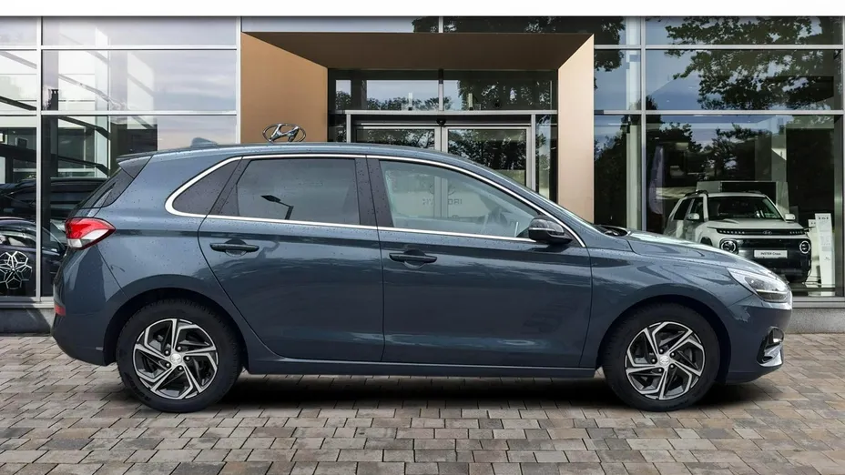 HYUNDAI i30 -