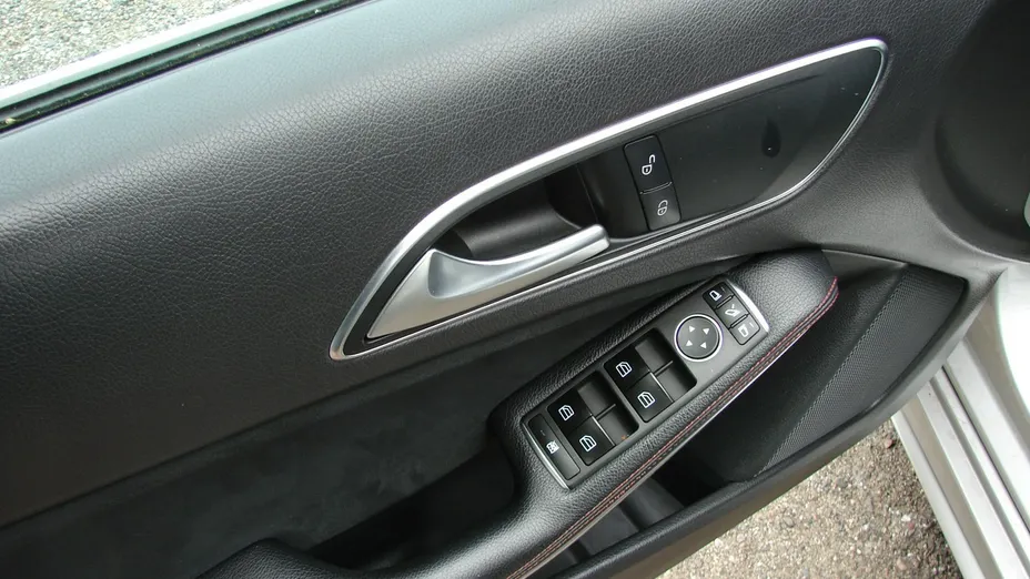 MERCEDES-BENZ A Klasa -