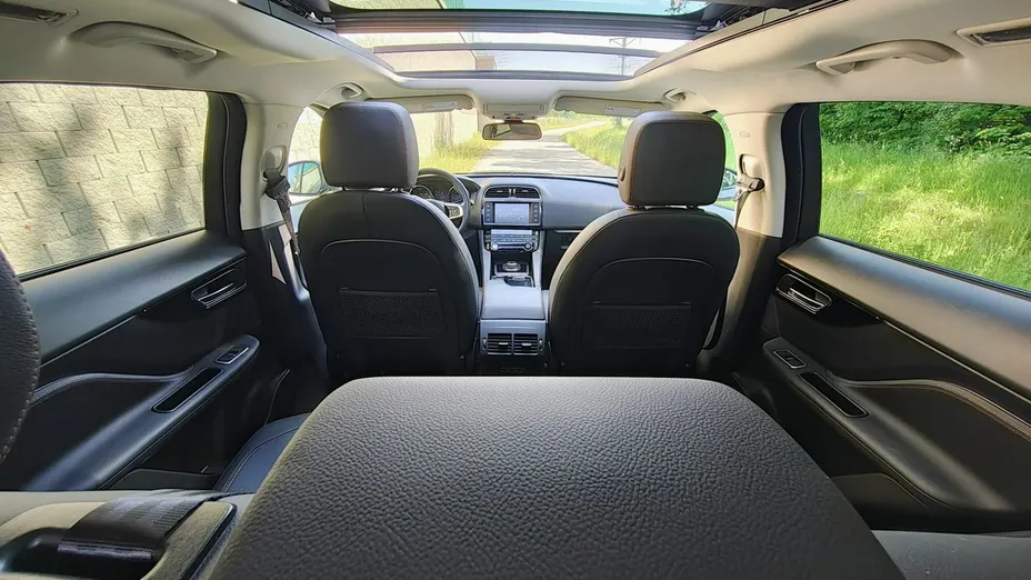 JAGUAR F-Pace -