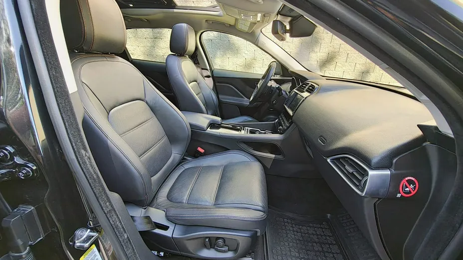 JAGUAR F-Pace -