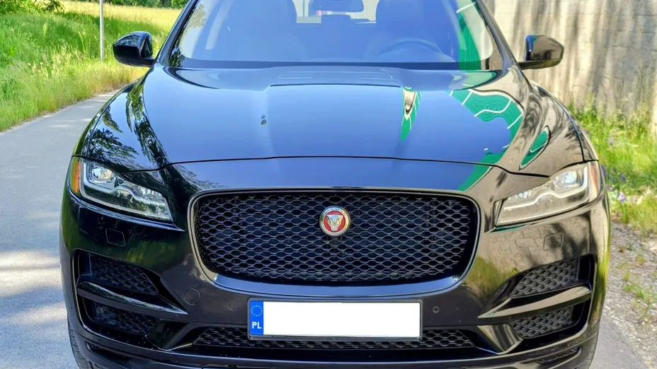 JAGUAR F-Pace -