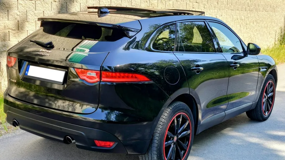 JAGUAR F-Pace -