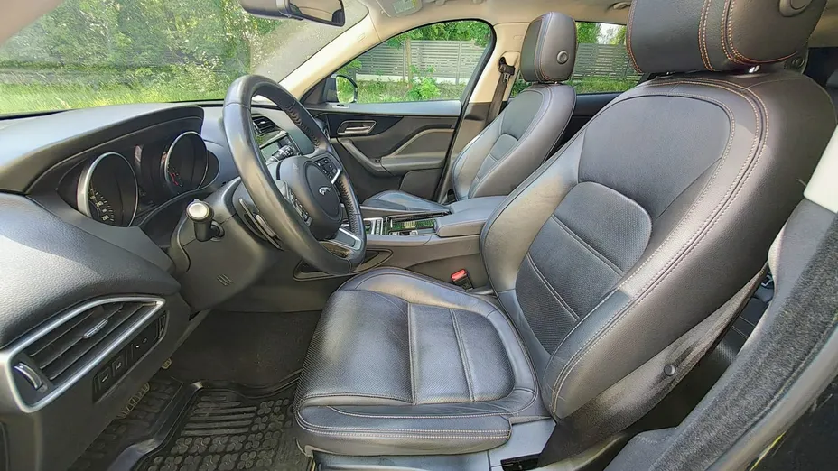 JAGUAR F-Pace -