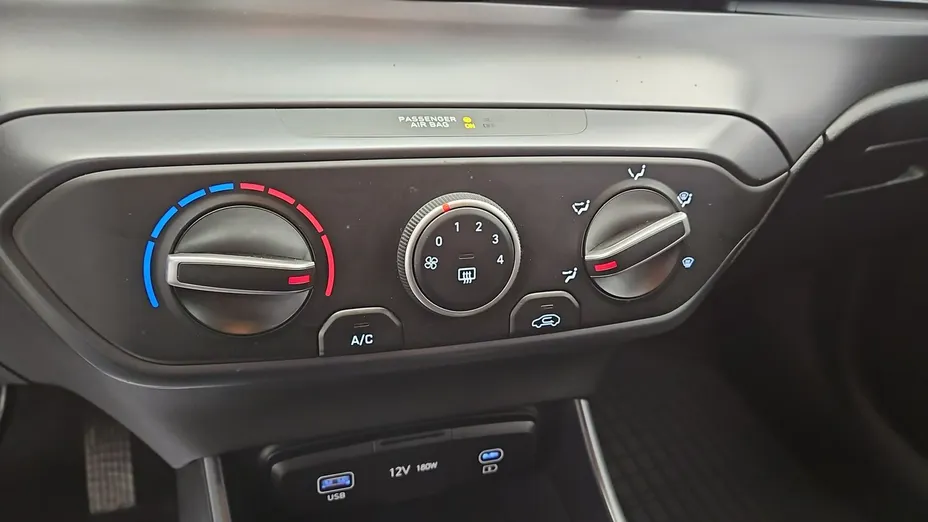 HYUNDAI i20 -