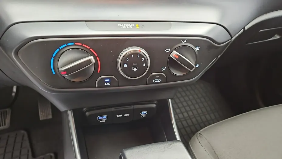 HYUNDAI i20 -