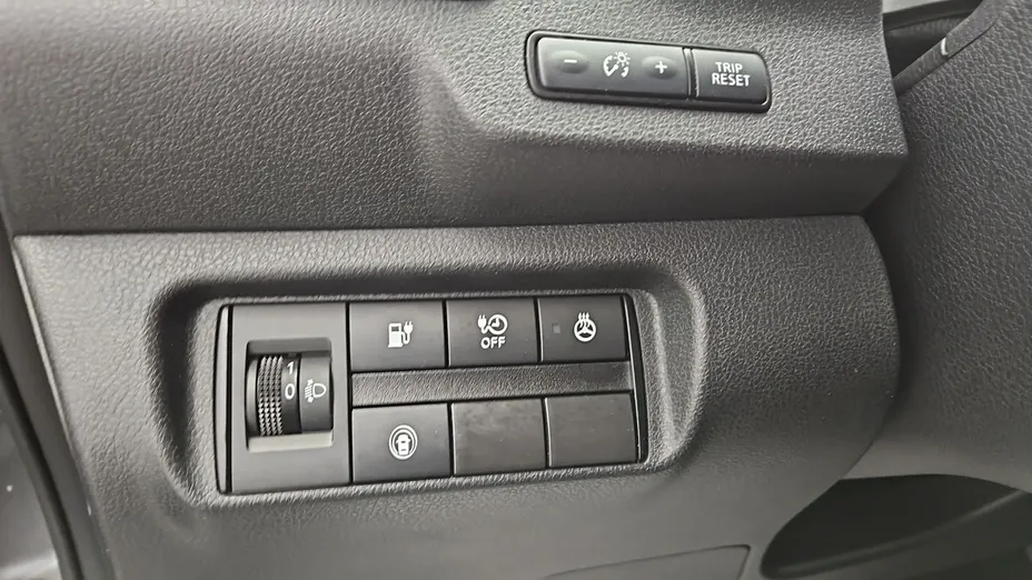NISSAN Leaf -