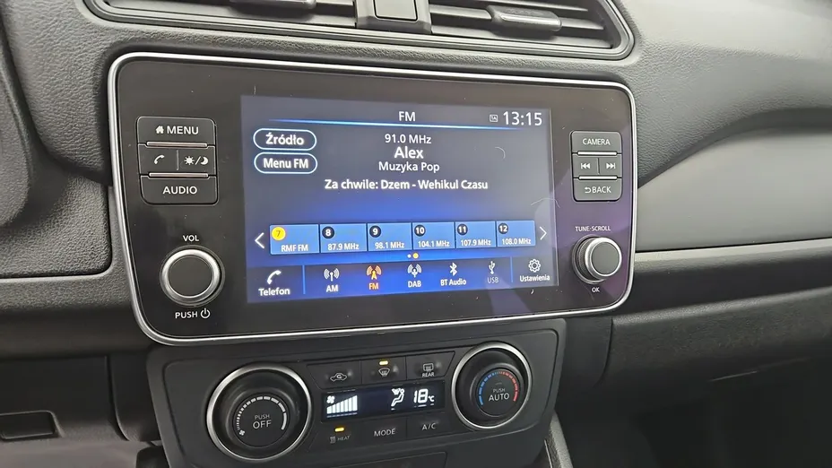 NISSAN Leaf -