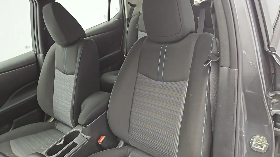 NISSAN Leaf -