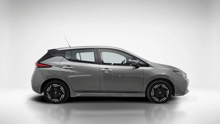 NISSAN Leaf -