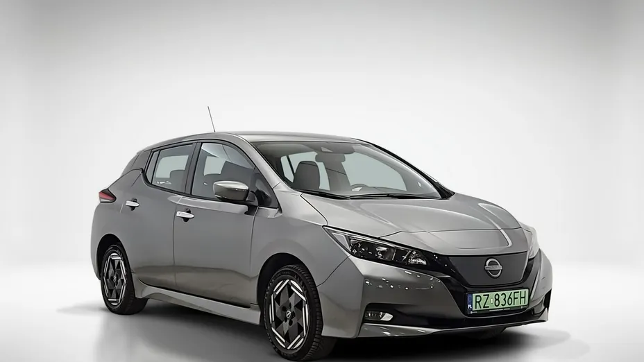 NISSAN Leaf -