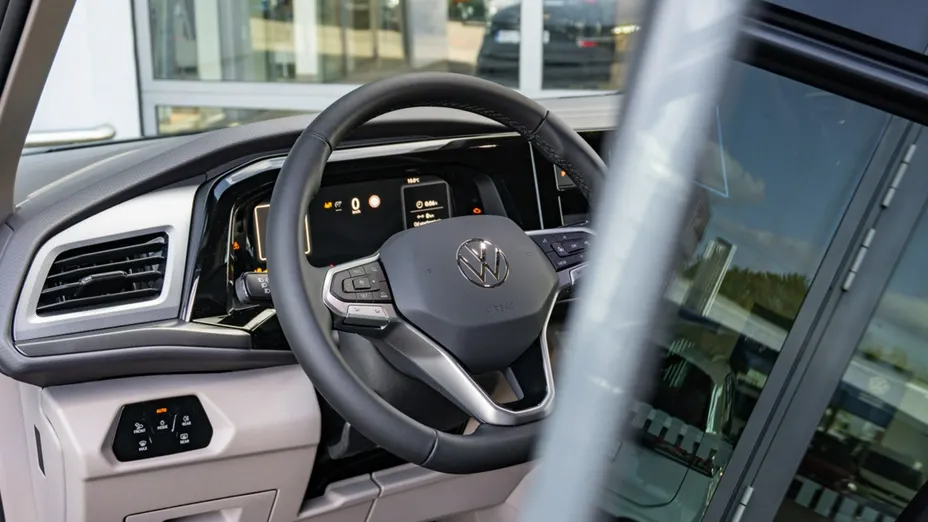 VOLKSWAGEN Multivan -