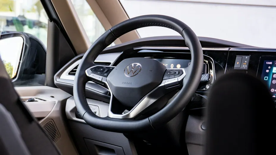 VOLKSWAGEN Multivan -