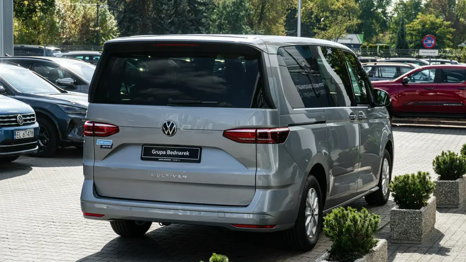 VOLKSWAGEN Multivan -