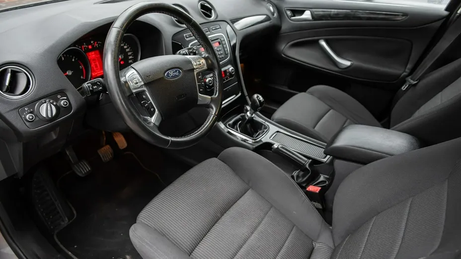 FORD Mondeo -