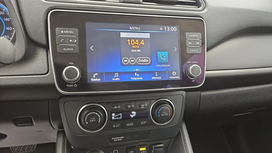 NISSAN Leaf -