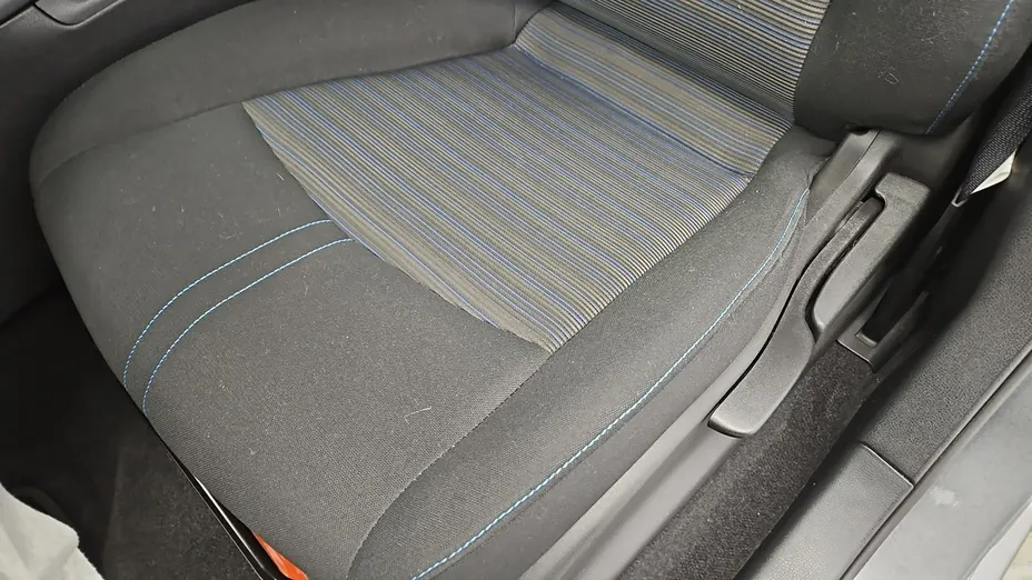 NISSAN Leaf -