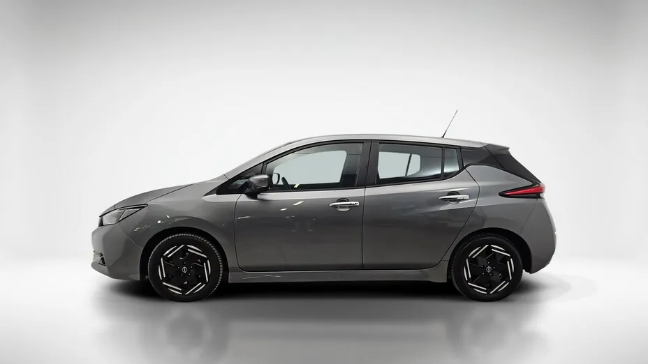 NISSAN Leaf -