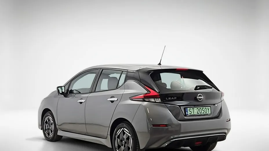 NISSAN Leaf -