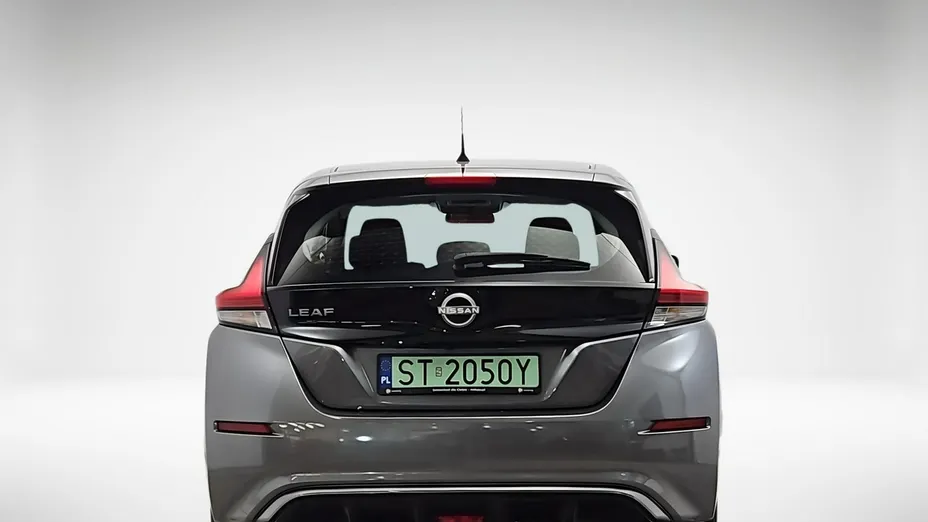 NISSAN Leaf -