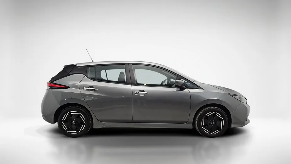 NISSAN Leaf -