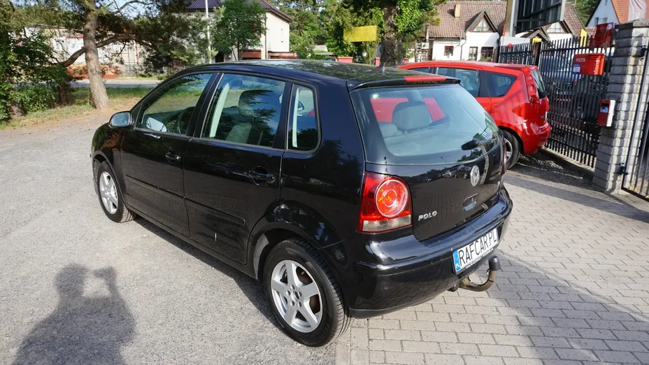 VOLKSWAGEN Polo -
