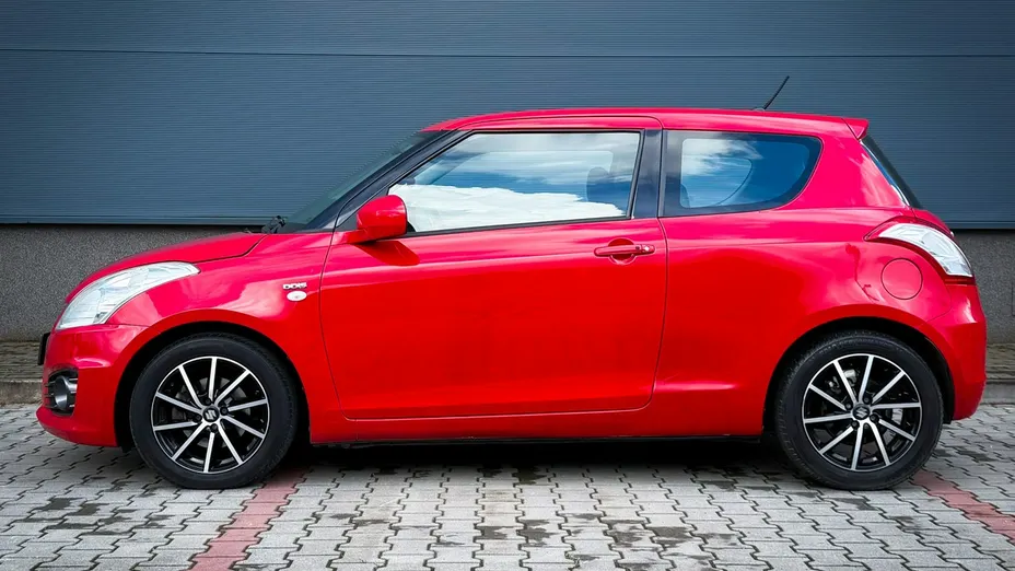 SUZUKI Swift -