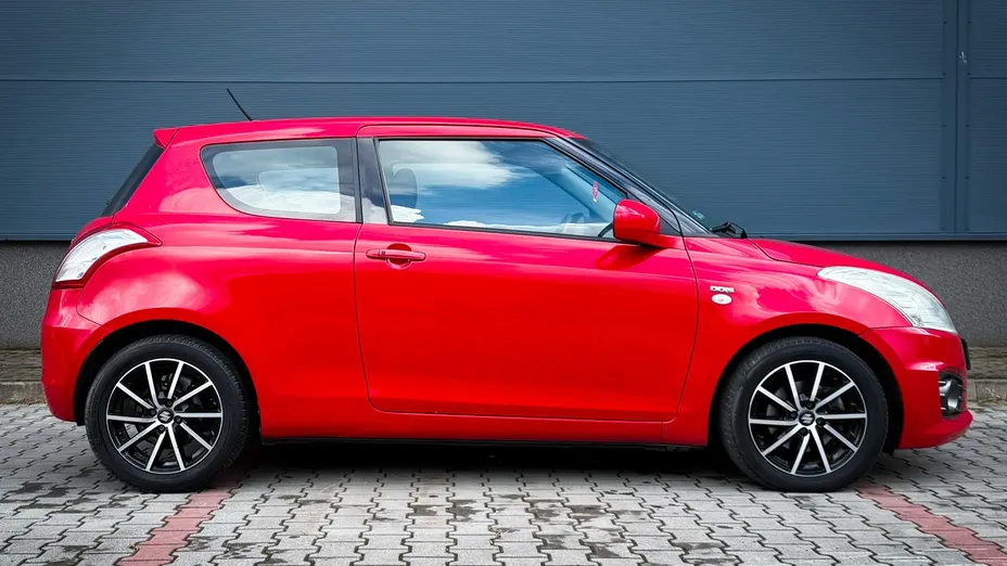 SUZUKI Swift -