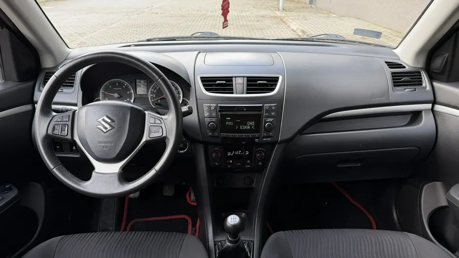 SUZUKI Swift -