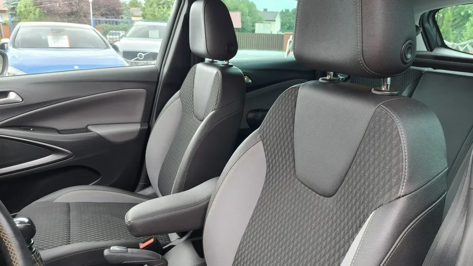 OPEL Crossland X -