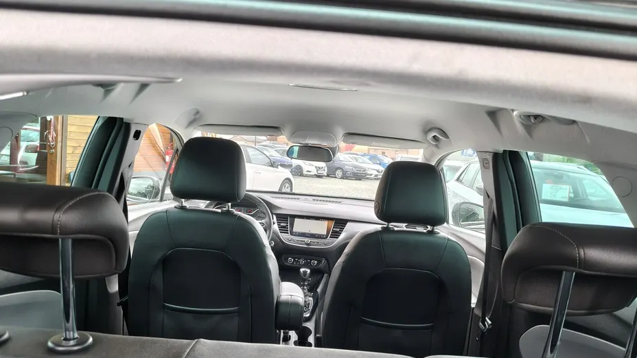 OPEL Crossland X -