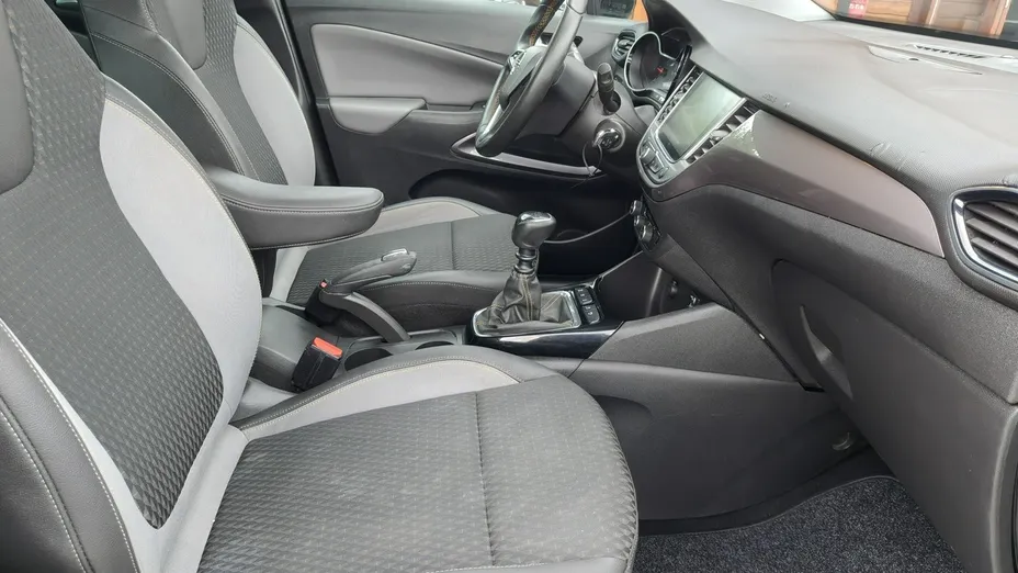OPEL Crossland X -