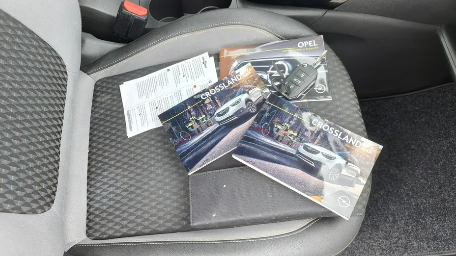 OPEL Crossland X -