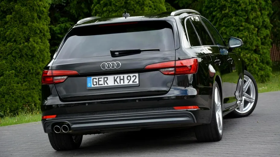 AUDI A4 -