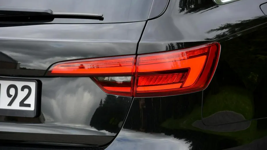 AUDI A4 -