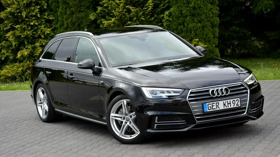 AUDI A4 -