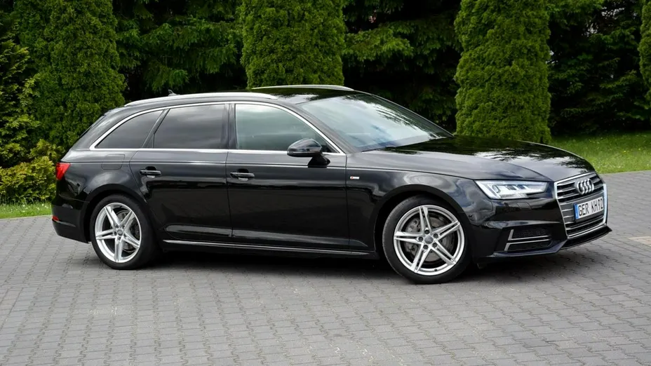 AUDI A4 -