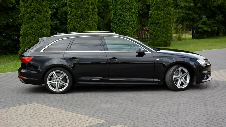 AUDI A4 -