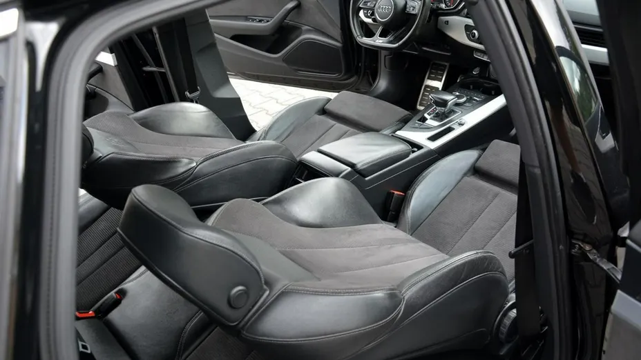 AUDI A4 -