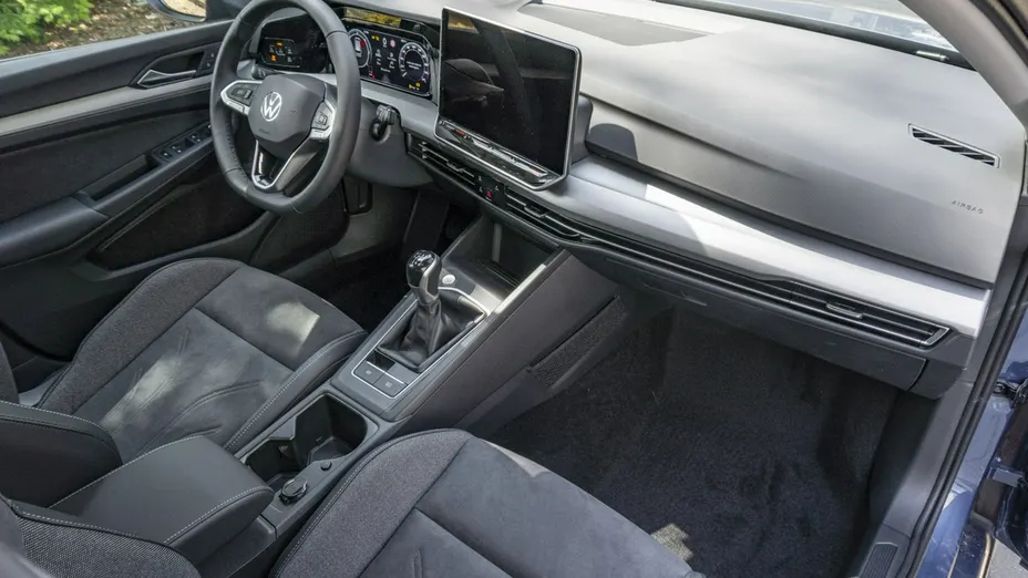 VOLKSWAGEN Golf -