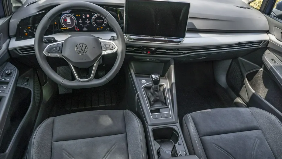 VOLKSWAGEN Golf -
