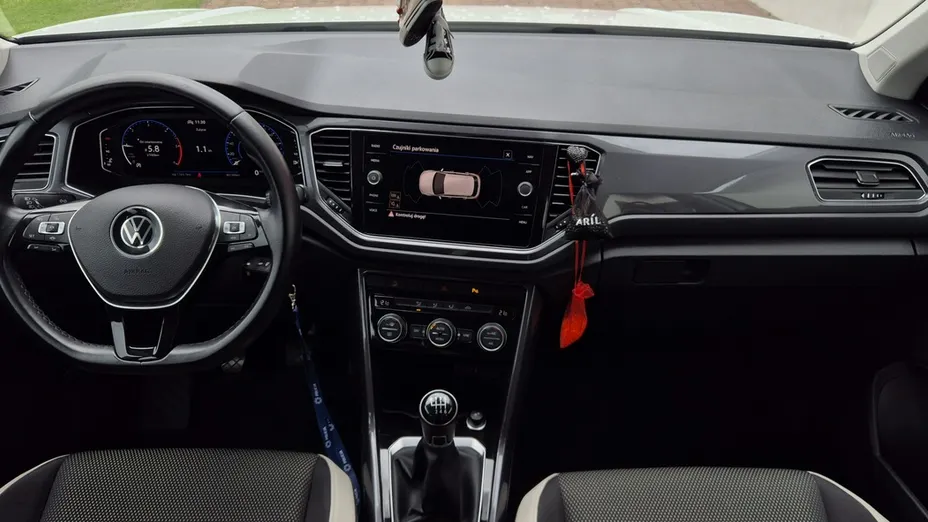 VOLKSWAGEN T-ROC -